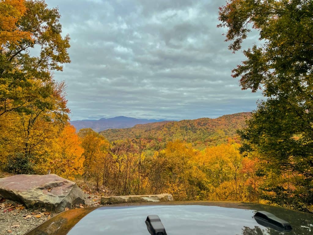 Overlook on Horse Pasture Rd Jumping Off Rock Overlook
