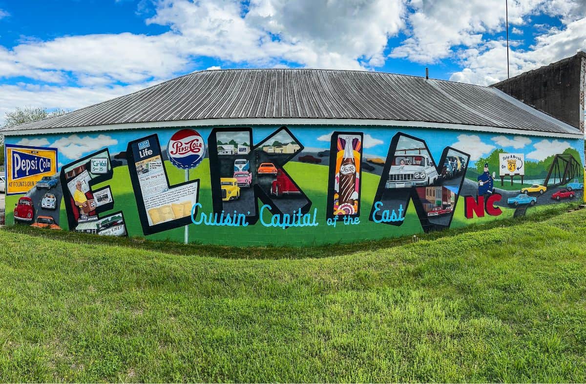 Elkin NC Mural that says Elkin and Cruisin Capital of the East