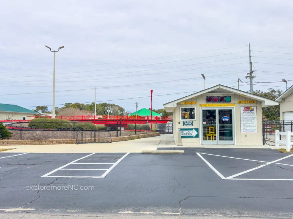 Fun World Motorsports Entrance and Parking