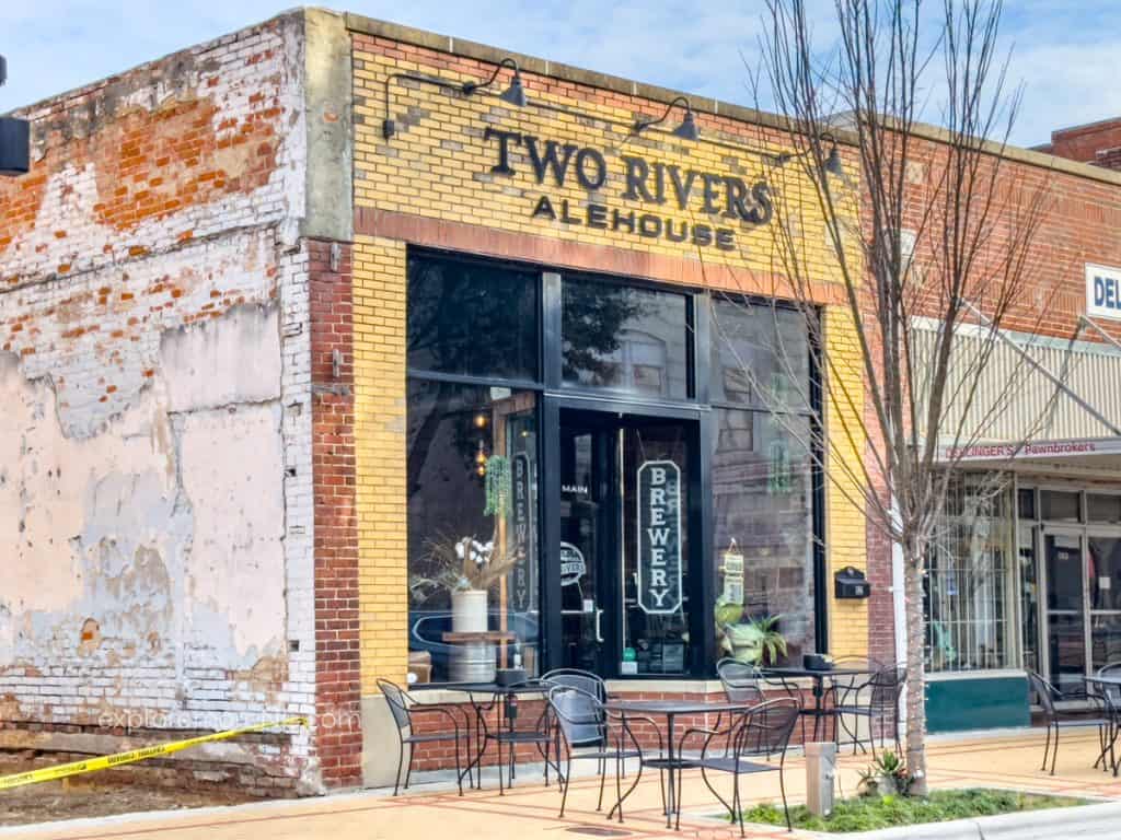 Two Rivers Alehouse in downtown Washington NC